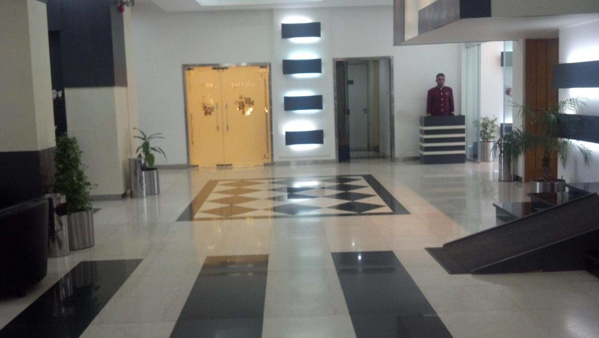 Kuwait Continental Hotel Kuwait City Bagian luar foto
