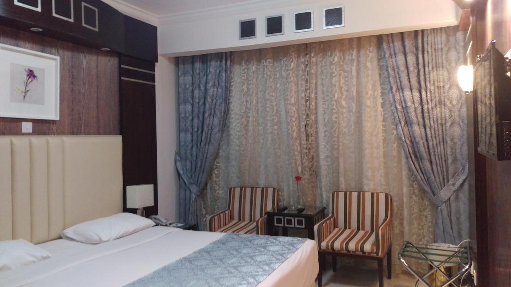Kuwait Continental Hotel Kuwait City Ruang foto