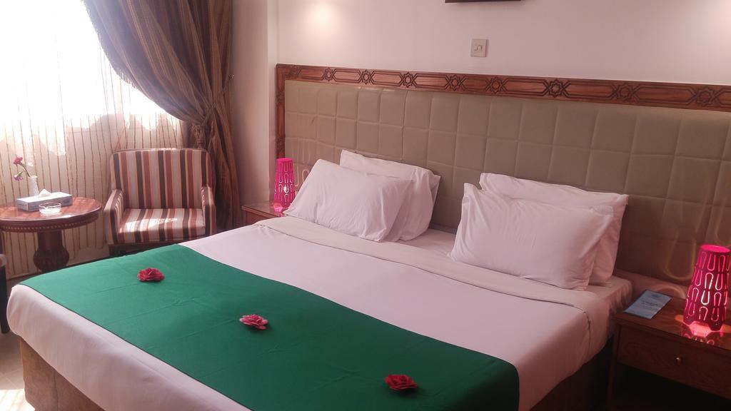 Kuwait Continental Hotel Kuwait City Bagian luar foto