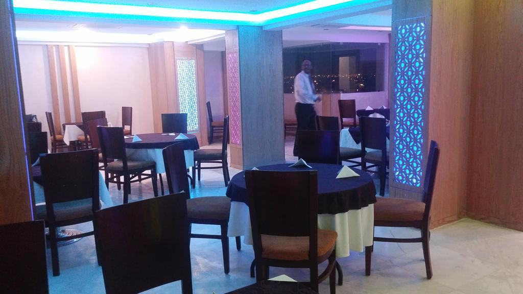 Kuwait Continental Hotel Kuwait City Bagian luar foto