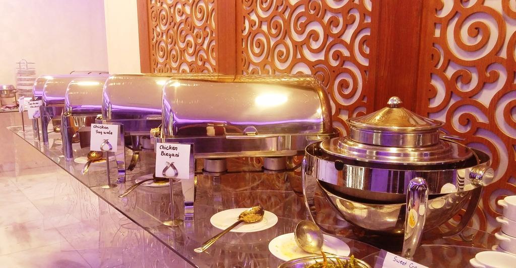 Kuwait Continental Hotel Kuwait City Bagian luar foto