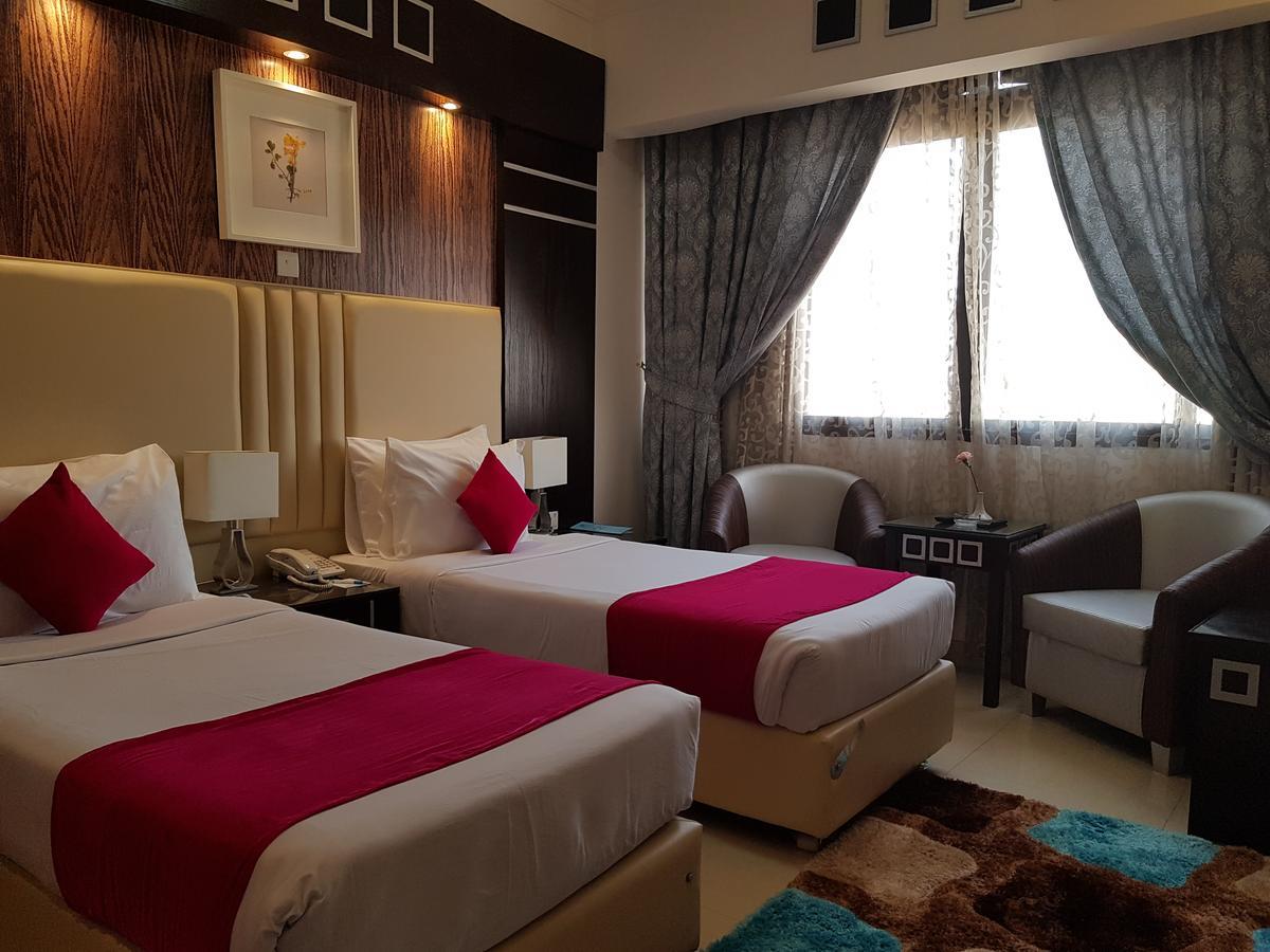 Kuwait Continental Hotel Kuwait City Bagian luar foto
